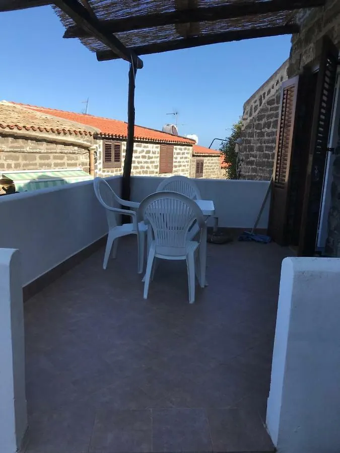 Residence Timeo Isola di Ustica 0*,
